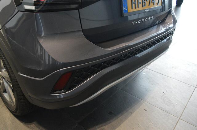 Volkswagen T-Cross 1.0 TSI 2X R-LINE navi clima cruise camera led trekhaak 17 inch !!