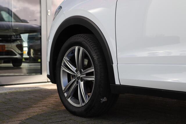 Volkswagen T-Cross 1.0 TSI 110 pk Style Business R | Navigatie | Climatronic | Camera | Adaptive Cruise | LED | App Connect | 17'' Sebring | Digital Cockpit |