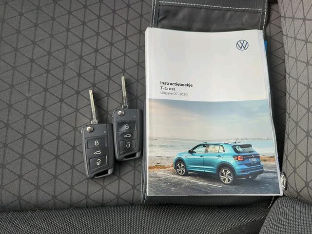 Volkswagen T-Cross 1.0 TSI Life | Navigatie | Privacy Glass