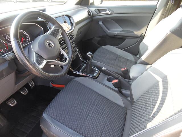 Volkswagen T-Cross 1.0 TSI Style 2 x R-Line