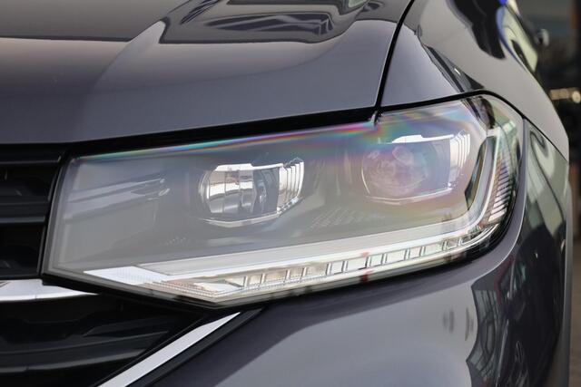 Volkswagen T-Cross 1.0 TSI Style 110PK / 81kW DSG, Achteruitrijcamera (rear view), design pakket 'black', multi-function display plus, adaptieve cruise control (acc), licht & zicht pakket, multimedia pakket, navigatie, parkeersensoren voor en achter (pdc), DAB+, elektrisch 