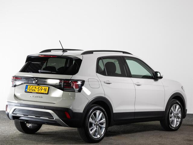 Volkswagen T-Cross Life Edition 1.0 TSI 95pk | Navigatie | Stoelverwarming | Adaptieve Cruise Control | Achteruitrijcamera |