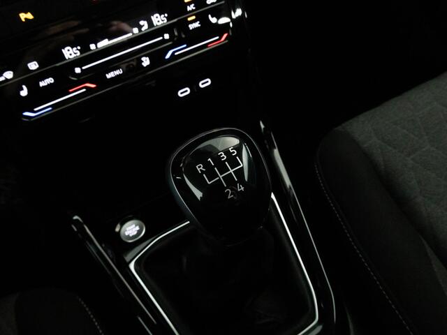 Volkswagen T-Cross Life Edition 1.0 TSI 95pk | Navigatie | Stoelverwarming | Adaptieve Cruise Control | Achteruitrijcamera |