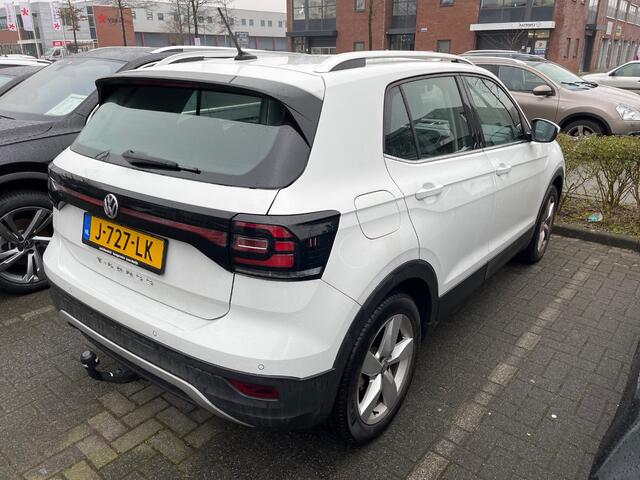 Volkswagen T-Cross 1.0 TSI Style Executive DSG Automaat Trekhaak / Navigatie / Perkeersensoren / 17"LM Velgen / Airco (Clima)