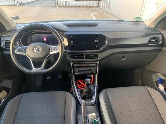 Volkswagen T-Cross 1.0 TSI 115pk Style / Navigatie / Apple Carplay / Parkeersensoren / LED