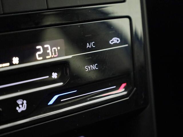 Volkswagen T-Cross 1.0TSI/110PK Style DSG · App connect · Parkeersensoren · Lane assist