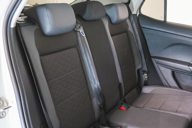 Volkswagen T-Cross 1.0 TSI Style Navigatie, Achteruitrijcamera, Apple CarPlay/Android Auto, Climate Control, Automaat