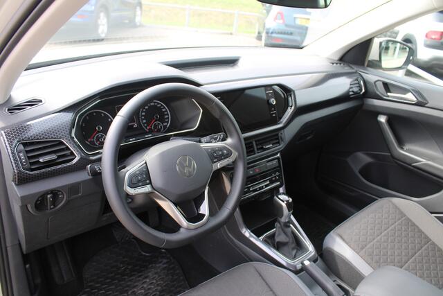 Volkswagen T-Cross 1.0 TSI Style 110pk - Adaptive Cruise - LED - Carplay - Camera - Stoelverwarming - Rijklaar