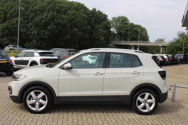 Volkswagen T-Cross 1.0 TSI Style 110pk - Adaptive Cruise - LED - Carplay - Camera - Stoelverwarming - Rijklaar