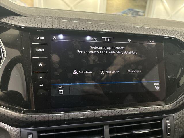 Volkswagen T-Cross 1.0 Tsi 110pk DSG Style · Beats Audio · Apple/Android Car Play · Navi · P-Sensoren · Virtual Cockpit · 18'' Inch · Garantie t/m 27-01-2027 of 100.000km