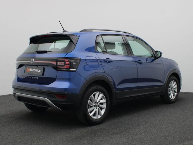 Volkswagen T-Cross 1.0 TSI Life 110PK DSG Adaptieve Cruise Controle, Achteruitrijcamera, Parkeersensoren voor en achter, Stoelverwarming, Clima, DAB+, 16" LM Velgen