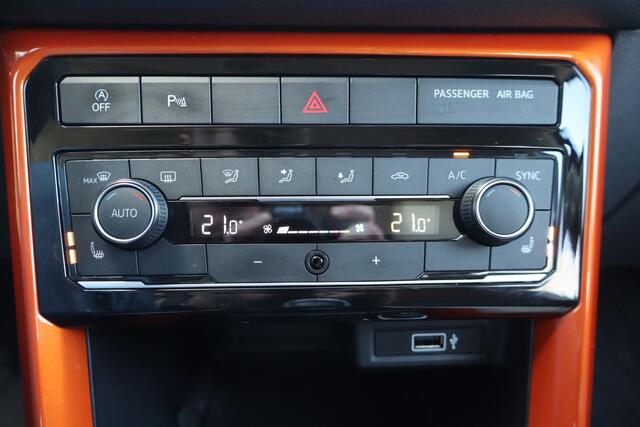 Volkswagen T-Cross 1.0 TSI Style Carplay I LED I Half-Leder