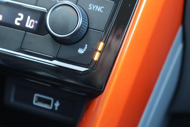 Volkswagen T-Cross 1.0 TSI Style Carplay I LED I Half-Leder