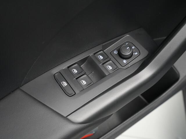 Volkswagen T-Cross 1.0 TSI 115pk DSG Life Edition Navi via app Stoelverwarming Acc Pdc