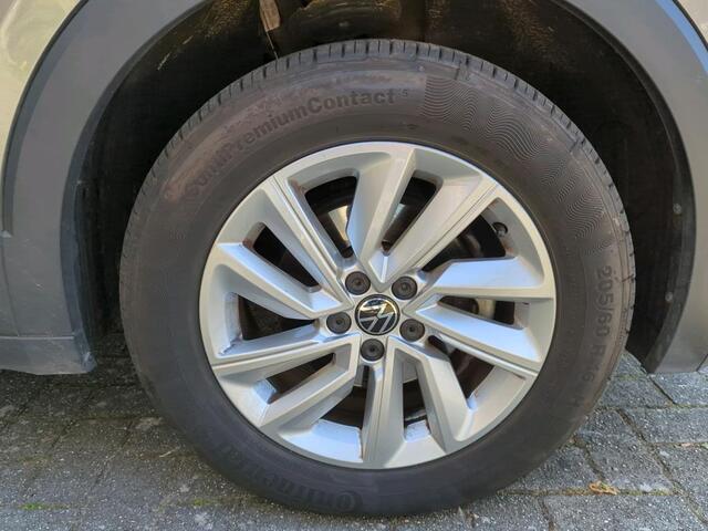 Volkswagen T-Cross 1.0 TSI Life / Metallic/ Airco/ Do Glas/ Navi/ Camera/ Parkeersensoren/ 16 lmv
