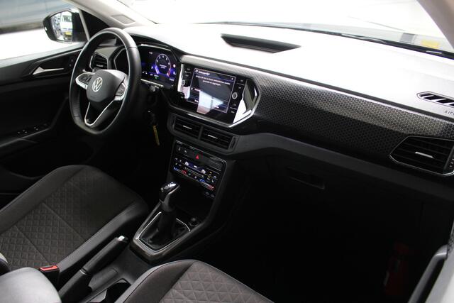 Volkswagen T-Cross 1.0 TSI 110PK Style DSG Navigatie | Stoelverwarming | Parkeercamera | Climate Control