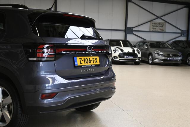 Volkswagen T-Cross 1.0 TSI 110pk R-Line | Camera | Digital cockpit | Stoelverwarming | 100% (Dealer) onderhouden label