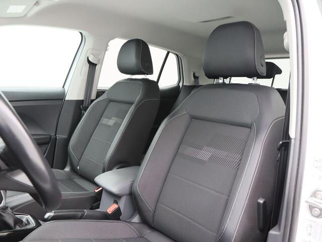 Volkswagen T-Cross 1.0 TSi 115 Pk Automaat Style | Full LED | Navigatie | 18 Inch | Camera | Stoelverwarming | Privacy Glass | 42.652 Km!!