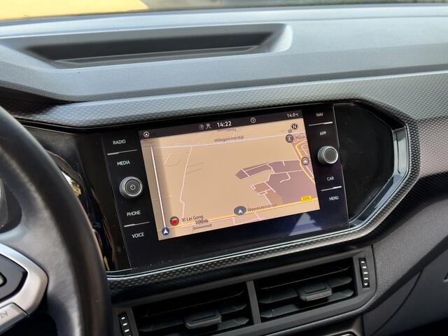 Volkswagen T-Cross 1.5 TSI AUT7 R-LINE STYLE 150PK NAVI CAMERA AIRCO APPLE-CARPLAY LED LMV PDC
