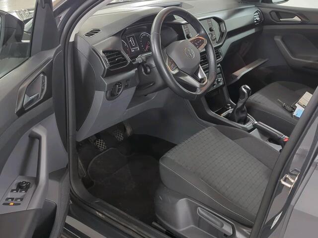Volkswagen T-Cross 1.0 TSI Life Executive Navigatie / Parkeersensoren / Airco / Cruise control / Bluetooth / App-connect