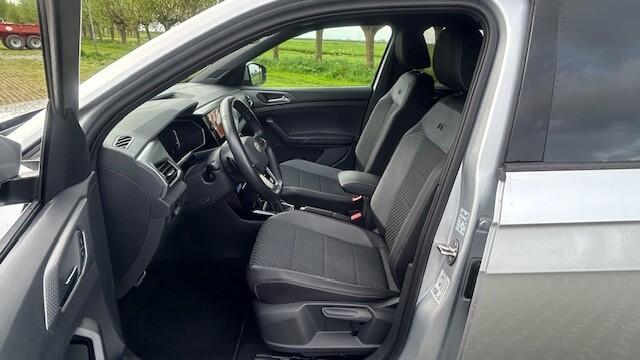 Volkswagen T-Cross 1.0 TSI R-LINE AUTOMAAT 1E EIGENAAR!! NAVIGATIE, APPLE CARPLAY, DAB RADIO, STOELVERWARMING, SPOORASSIST, ADAPTIVE CRUISE CONTROL, PARKEERHULP V/A, ACHTERUITRIJCAMERA, LED-LICHT, 18"R-LINE VELGEN, ENZ. ENZ.