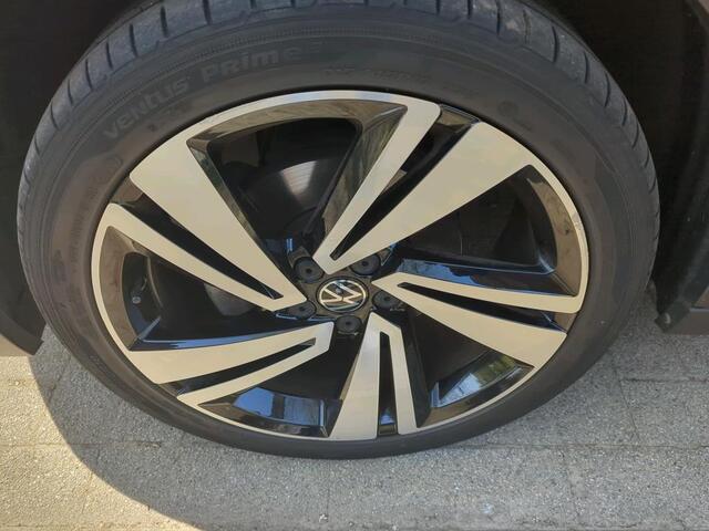 Volkswagen T-Cross 1.0 TSI R-Line / App connect / Navigatie / LED / Parkeersensoren V+A / 2x R-line / Climate controle