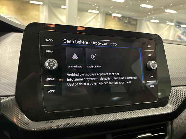Volkswagen T-Cross 1.0 Tsi 95pk Life Edition · Apple/Android Car Play · P-Sensoren · ACC · DAB · Climatronic · 16'' Inch · Garantie t/m April 2026