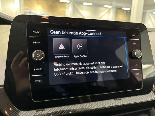 Volkswagen T-Cross 1.0 Tsi 95pk Life · Apple/Android Car Play · P-Sensoren · Climatronic · ACC · DAB · 16'' Inch · Garantie t/m April 2026