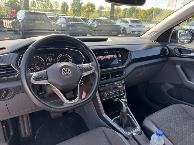 Volkswagen T-Cross 1.0 TSI Style / Camera / Apple CarPlay / 17'' / LED Koplampen / ACC / Stoelverwarming / Dodehoek / Rijstrooksensor / Getint glas