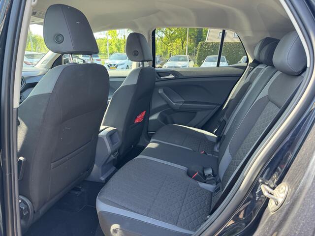 Volkswagen T-Cross 1.0 TSI Style / Camera / Apple CarPlay / 17'' / LED Koplampen / ACC / Stoelverwarming / Dodehoek / Rijstrooksensor / Getint glas
