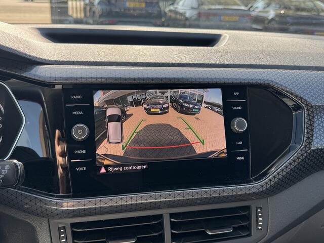 Volkswagen T-Cross 1.0 TSI Style / Camera / Apple CarPlay / 17'' / LED Koplampen / ACC / Stoelverwarming / Dodehoek / Rijstrooksensor / Getint glas
