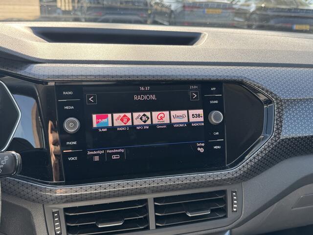 Volkswagen T-Cross 1.0 TSI Style / Camera / Apple CarPlay / 17'' / LED Koplampen / ACC / Stoelverwarming / Dodehoek / Rijstrooksensor / Getint glas