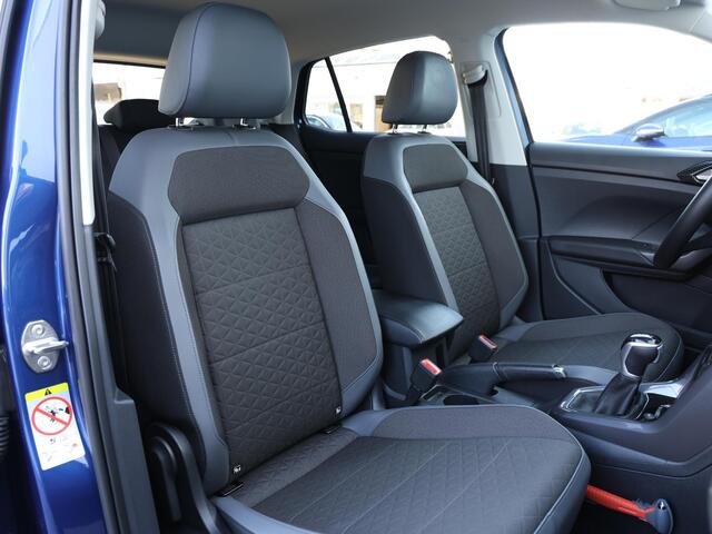 Volkswagen T-Cross 1.0 TSI R-Line 115PK DSG | Led | Trekhaak | Navigatie | Parkeersensoren | Camera