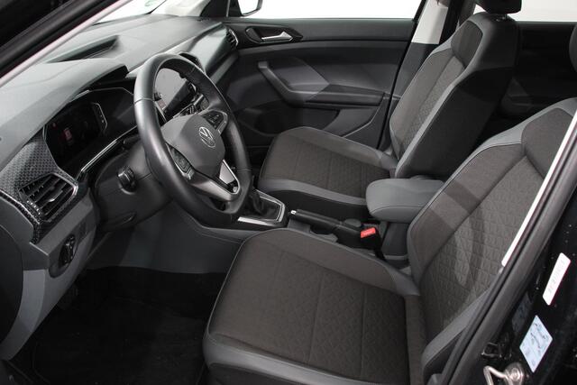 Volkswagen T-Cross 1.0 TSI 110pk DSG R-Line Volkswagen T-Cross 1.0 TSI 110pk DSG Style R-Line | Navigatie | Climate control | Virtual Cockpit | Camera | Led | Dab | Extra Getint Glas | Stoelverwarming