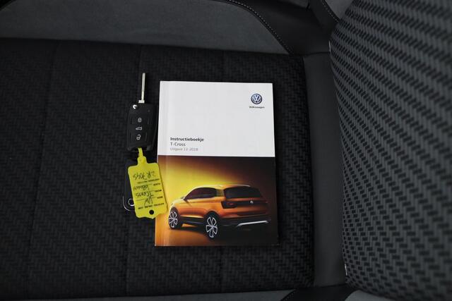 Volkswagen T-Cross 1.0 TSI Style |Parkeercamera| Winterwielenset tegen 600 euro inclusief BTW leverbaar |
