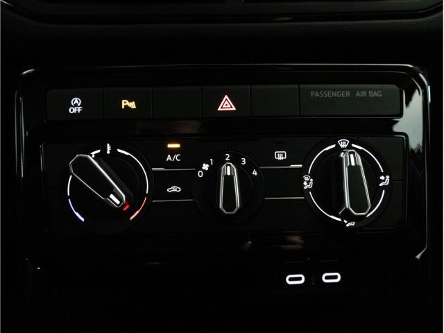 Volkswagen T-Cross Life Edition 1.0 70 kW / 95 pk TSI SUV 5 versn. Ha Trekhaak | Parkeersensoren | 17 Inch | Apple Carplay - Android Auto | Keyless | DAB