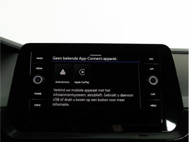 Volkswagen T-Cross Life Edition 1.0 70 kW / 95 pk TSI SUV 5 versn. Ha Trekhaak | Parkeersensoren | 17 Inch | Apple Carplay - Android Auto | Keyless | DAB