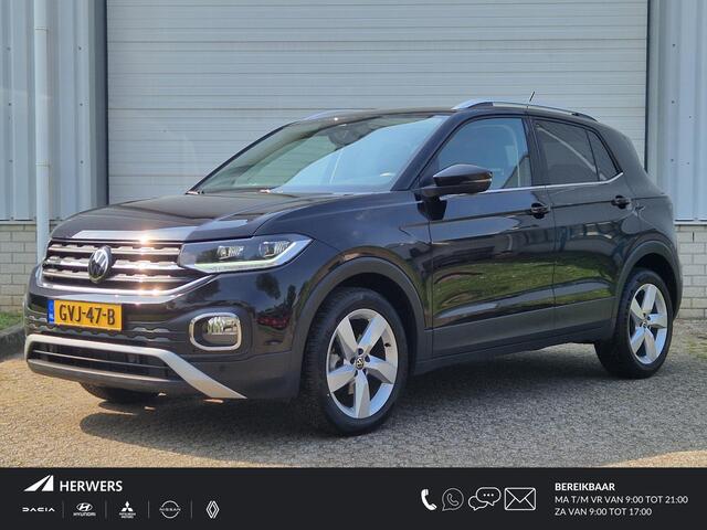 Volkswagen T-Cross 1.5 TSI Style Business R / Adaptief Cruise Control / All Seasons / Trekhaak / Navigatie / Achteruitrijcamera / Apple Carplay & Android Auto / Stoelverwarming /