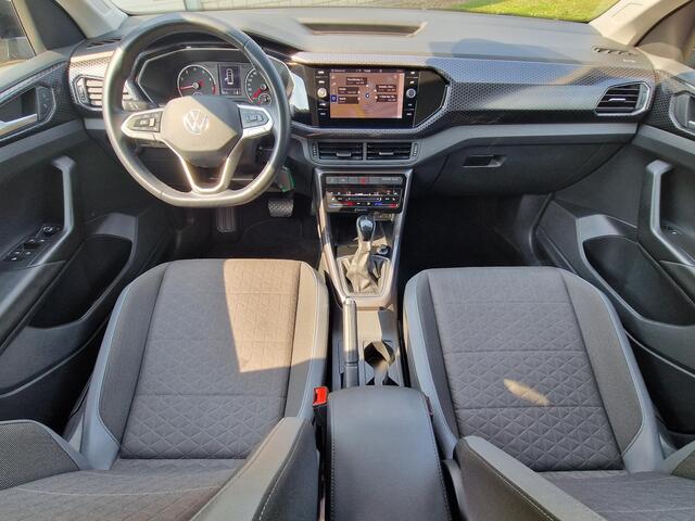 Volkswagen T-Cross 1.5 TSI Style Business R / Adaptief Cruise Control / All Seasons / Trekhaak / Navigatie / Achteruitrijcamera / Apple Carplay & Android Auto / Stoelverwarming /