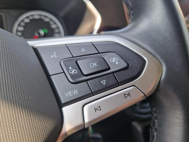 Volkswagen T-Cross 1.5 TSI Style Business R / Adaptief Cruise Control / All Seasons / Trekhaak / Navigatie / Achteruitrijcamera / Apple Carplay & Android Auto / Stoelverwarming /