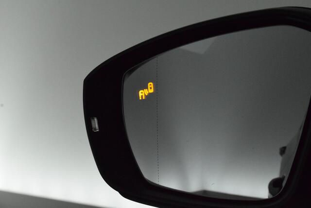 Volkswagen T-Cross 1.0 TSI 116pk DSG Style Executive Trekhaak Camera Keyless Led Navigatie