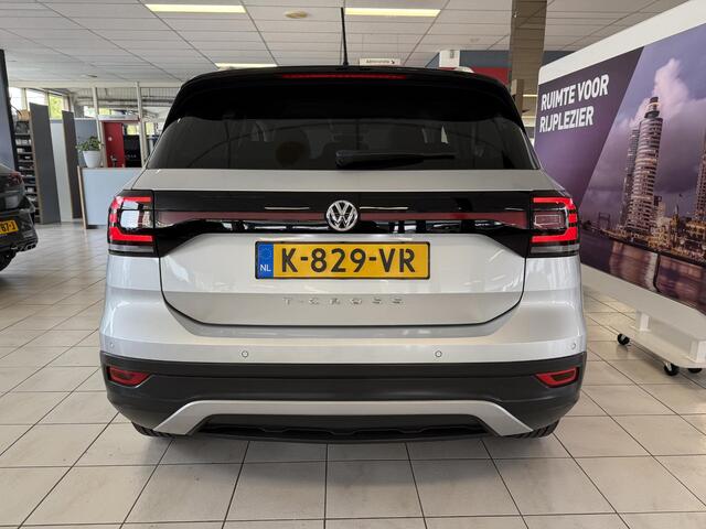 Volkswagen T-Cross 1.0 TSI 116PK Style *LED*LM17*KEYL*ADAP*TREKHAAK*