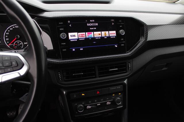 Volkswagen T-Cross 1.0 TSI Life / Trekhaak / Navigatie / Parkeerhulp V+A / Apple CarPlay /16'' / Getint glas / Stoelverwarming / ACC