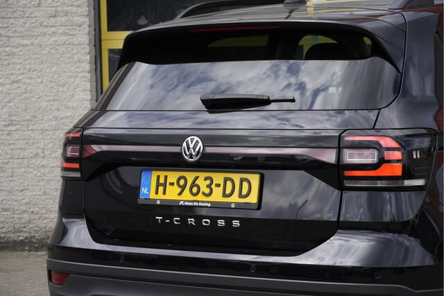 Volkswagen T-Cross 1.0 TSI Automaat! R-Line BJ2020 Lmv 17" | Led V+A | Pdc | Navi | Afneembare trekhaak | App-Connect | Virtual cockpit | Airco | Cruise control | Extra getint glas