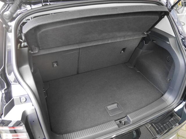 Volkswagen T-Cross 1.0 TSI Style | Keyless entry & start | Navigatie | Parkeersensoren | Lichtmetalen velgen | Climate control | Trekhaak | Adaptive cruise control | Led