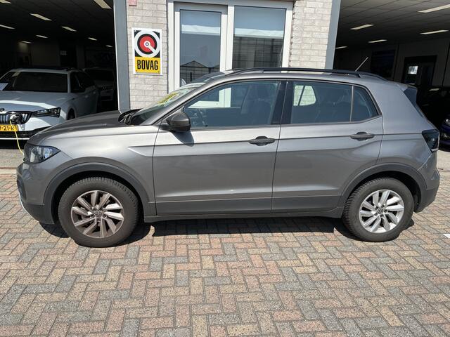 Volkswagen T-Cross 1.0 TSI Life / ADAPT. CRUISE/ APP-CONNECT/ NAVI/ DAB/ AIRCO/ PARK. SENSOREN/ 16" LMV/ LEDER STUUR