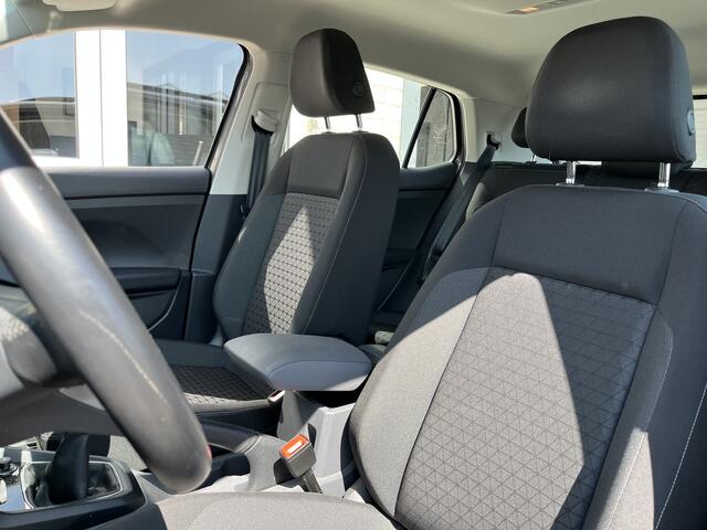 Volkswagen T-Cross 1.0 TSI Life / ADAPT. CRUISE/ APP-CONNECT/ NAVI/ DAB/ AIRCO/ PARK. SENSOREN/ 16" LMV/ LEDER STUUR
