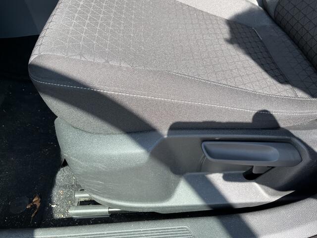 Volkswagen T-Cross 1.0 TSI Life / ADAPT. CRUISE/ APP-CONNECT/ NAVI/ DAB/ AIRCO/ PARK. SENSOREN/ 16" LMV/ LEDER STUUR