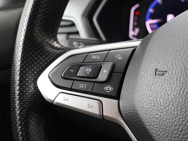 Volkswagen T-Cross 1.0 TSI Style | 115 PK | Automaat | Achteruitrijcamera | Navigatiesysteem | Beats audio | R-Line |