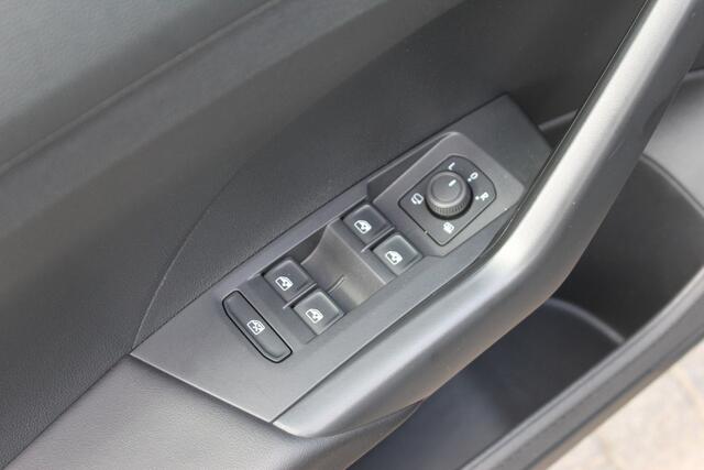 Volkswagen T-Cross 1.0 TSI Life Edition | ACC | Carplay |